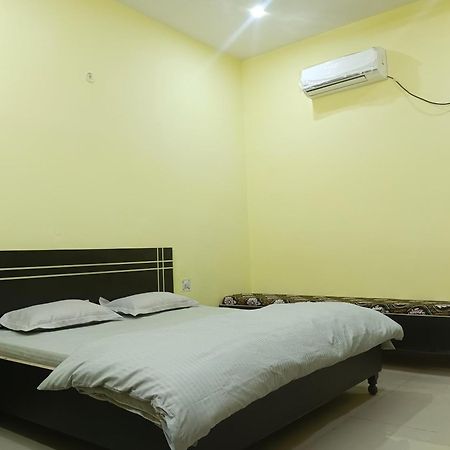 G G Multi Complex Hotel Meerut Luaran gambar